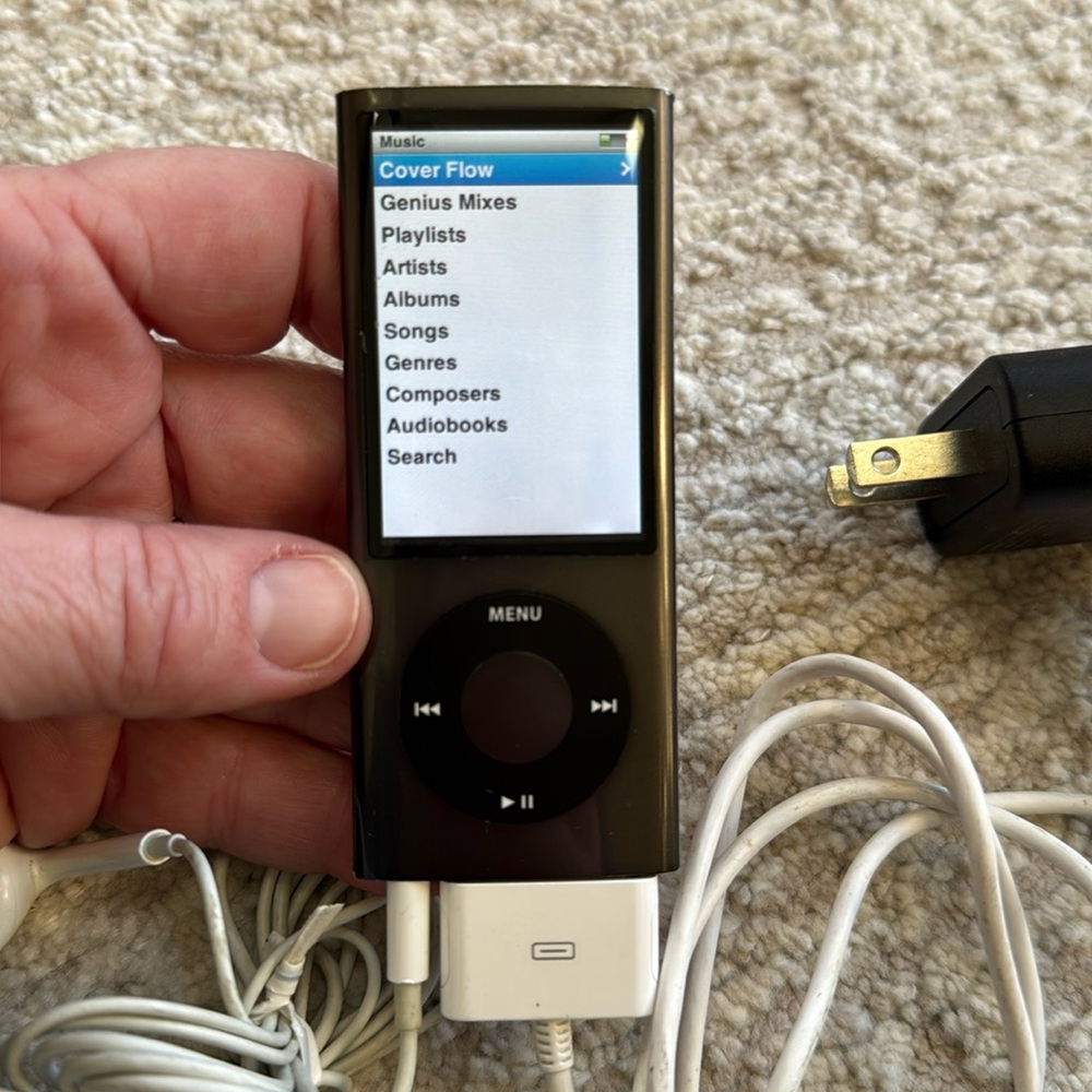 Apple iPod Nano 5th Generation w/ Wall Charger & Ear Buds - Excellent Condition
